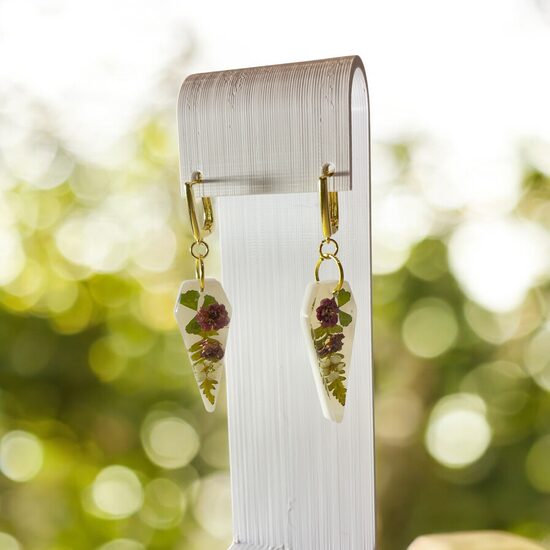 Balti auskari ar ziediem 3